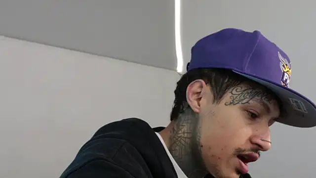 Snapshot of trieone chatting on 12-04-24, 11:30 trieone online show from 12-04-24, 11:30