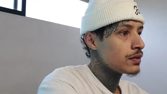 Snapshot of trieone chatting on 12-19-24, 10:21 trieone online show from 12-19-24, 10:21