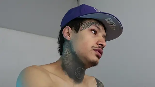 Snapshot of trieone chatting on 12-28-24, 08:16 trieone online show from 12-28-24, 08:16