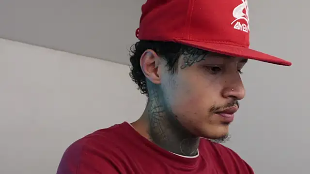 Snapshot of trieone chatting on 01-08-25, 02:57 trieone online show from 01-08-25, 02:57