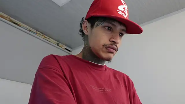 Snapshot of trieone chatting on 01-08-25, 05:59 trieone online show from 01-08-25, 05:59