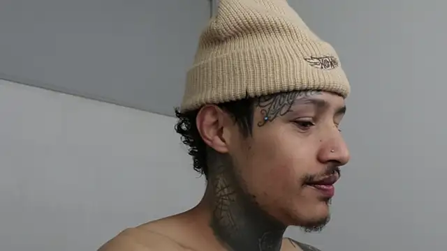 Snapshot of trieone chatting on 01-14-25, 05:51 trieone online show from 01-14-25, 05:51