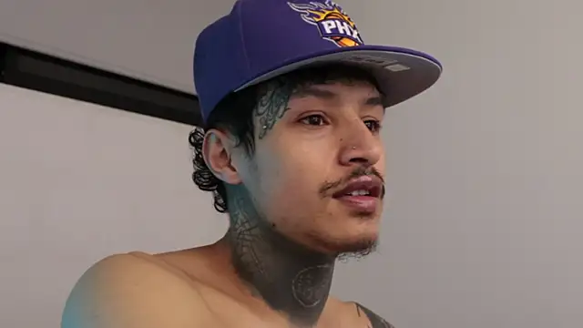 Snapshot of trieone chatting on 01-15-25, 03:11 trieone online show from 01-15-25, 03:11