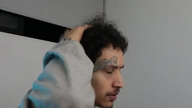 Snapshot of trieone chatting on 01-16-25, 02:30 trieone online show from 01-16-25, 02:30