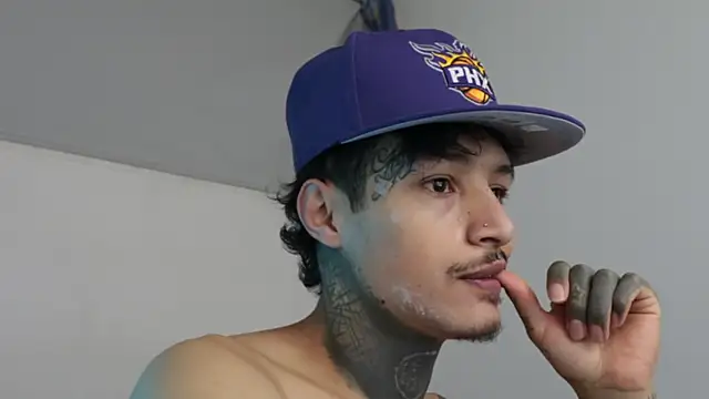 Snapshot of trieone chatting on 01-31-25, 05:51 trieone online show from 01-31-25, 05:51