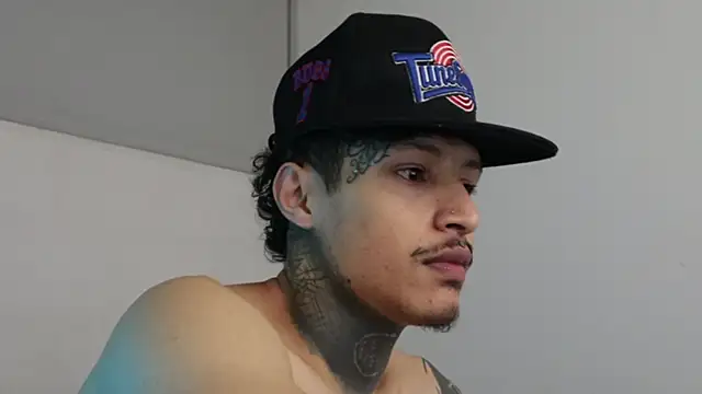 Snapshot of trieone chatting on 02-04-25, 05:21 trieone online show from 02-04-25, 05:21