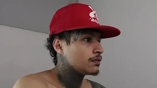 Snapshot of trieone chatting on 02-07-25, 04:59 trieone online show from 02-07-25, 04:59