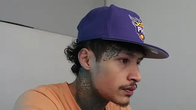 Snapshot of trieone chatting on 02-14-25, 05:09 trieone online show from 02-14-25, 05:09