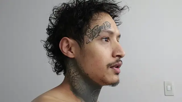 Snapshot of trieone chatting on 02-20-25, 12:47 trieone online show from 02-20-25, 12:47