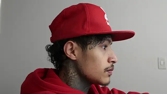 Snapshot of trieone chatting on 02-21-25, 11:55 trieone online show from 02-21-25, 11:55