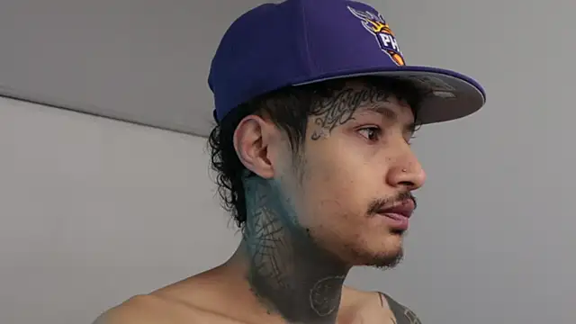 Snapshot of trieone chatting on 02-25-25, 10:58 trieone online show from 02-25-25, 10:58