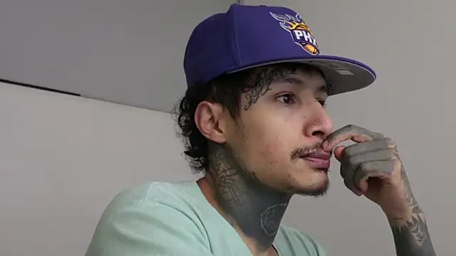 Snapshot of trieone chatting on 02-26-25, 03:53 trieone online show from 02-26-25, 03:53