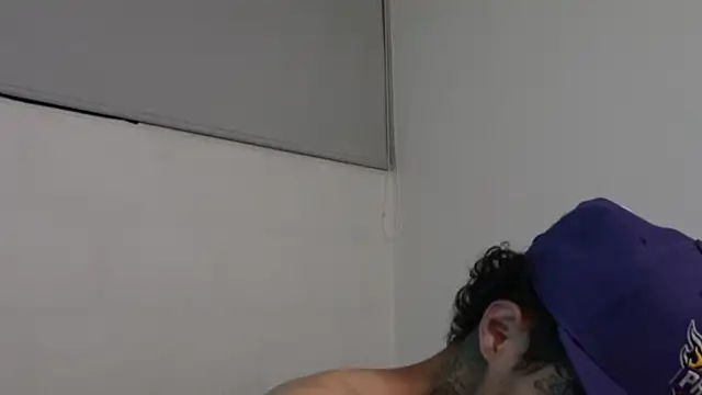 Snapshot of trieone chatting on 03-01-25, 04:04 trieone online show from 03-01-25, 04:04