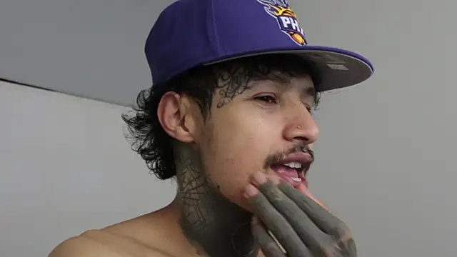 Snapshot of trieone chatting on 03-02-25, 02:51 trieone online show from 03-02-25, 02:51