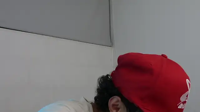 Snapshot of trieone chatting on 03-03-25, 08:27 trieone online show from 03-03-25, 08:27