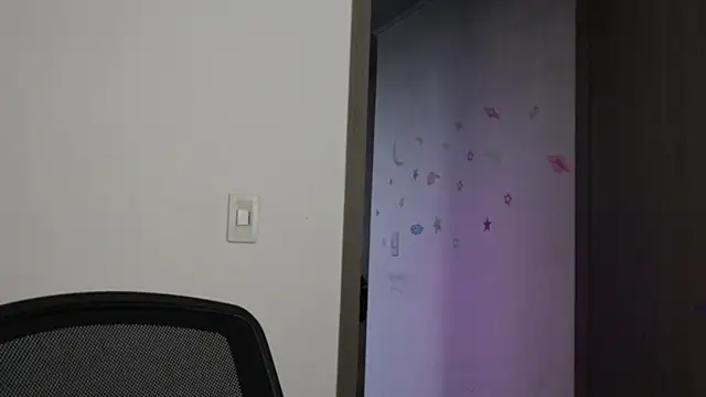 Snapshot of trieone chatting on 09-28-25, 11:10 trieone online show from 09-28-25, 11:10