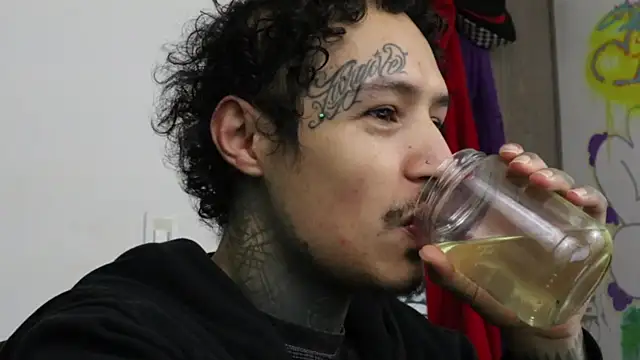 Snapshot of trieone chatting on 10-30-25, 09:00 trieone online show from 10-30-25, 09:00