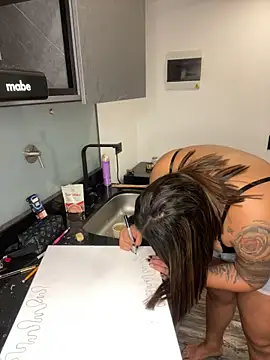 Victoria14  online show from 12-30-24, 03:03