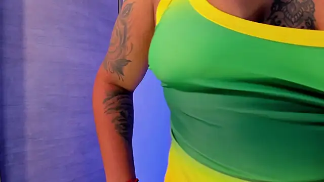 Victoria14  online show from 03-19-25, 11:36