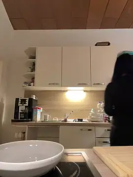 Viola Beck online show from 02-18-26, 06:15