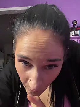 lolabunny9 online show from 01-12-25, 12:49