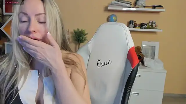 Veola new online show from 01-26-25, 04:30