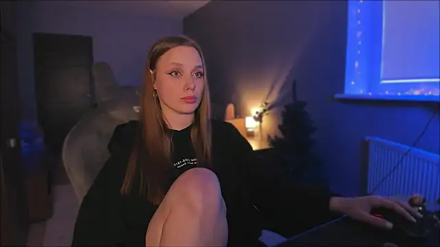 Snapshot of Rachel_Ro chatting on 12-15-24, 08:30 Rachel Ro online show from 12-15-24, 08:30