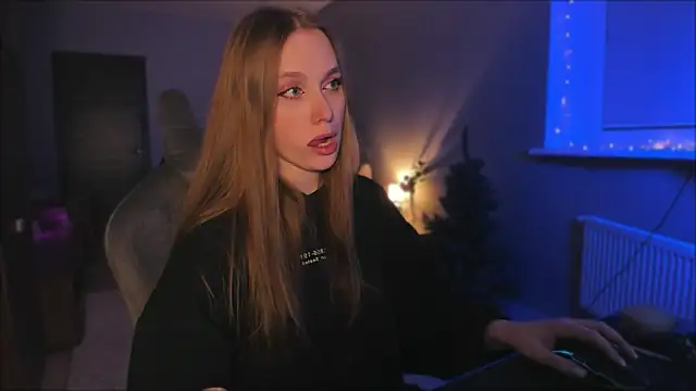 Snapshot of Rachel_Ro chatting on 12-15-24, 06:48 Rachel Ro online show from 12-15-24, 06:48