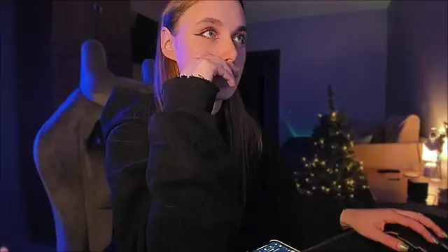 Snapshot of Rachel_Ro chatting on 12-29-24, 05:33 Rachel Ro online show from 12-29-24, 05:33