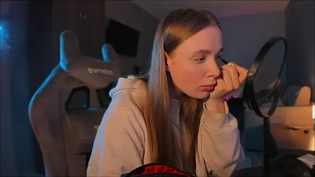 Snapshot of Rachel_Ro chatting on 01-08-25, 12:26 Rachel Ro online show from 01-08-25, 12:26