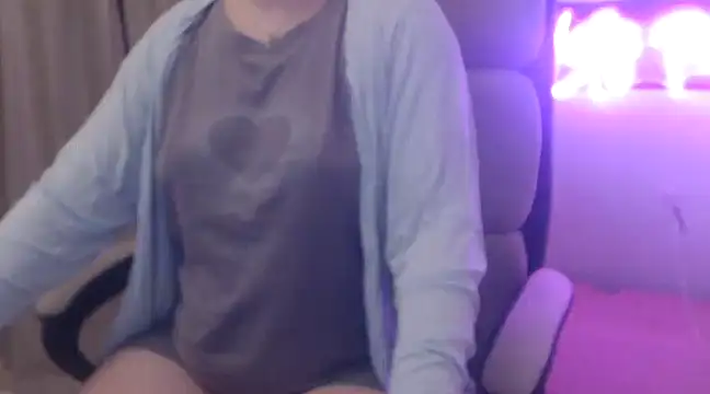 Snapshot of Aliss_Hottie chatting on 03-03-25, 04:24 Aliss Hottie online show from 03-03-25, 04:24