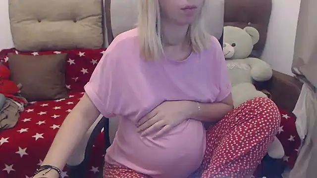 Snapshot of Aliss_Hottie chatting on 10-08-25, 07:50 Aliss Hottie online show from 10-08-25, 07:50