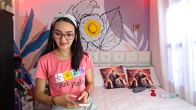 Snapshot of LinzyBaner chatting on 12-11-24, 09:34 LinzyBaner online show from 12-11-24, 09:34