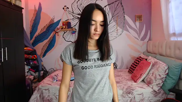 Snapshot of LinzyBaner chatting on 01-10-25, 10:25 LinzyBaner online show from 01-10-25, 10:25