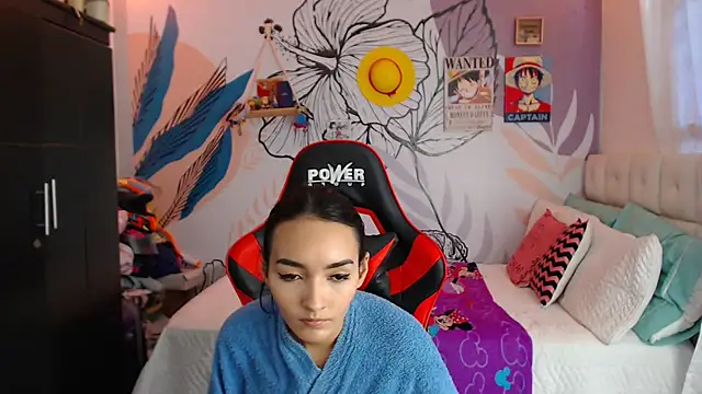 Snapshot of LinzyBaner chatting on 02-18-25, 10:25 LinzyBaner online show from 02-18-25, 10:25