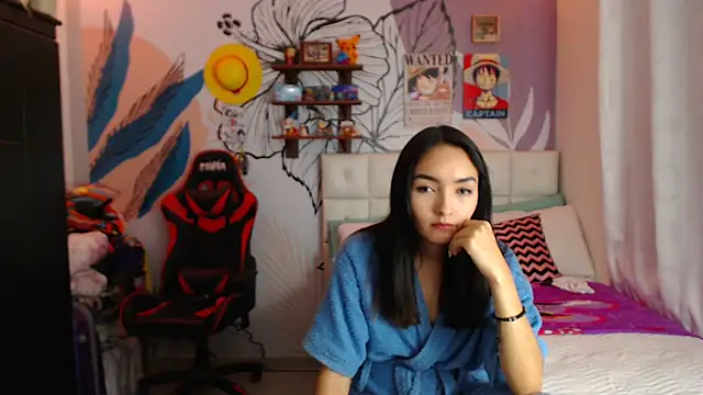 Snapshot of LinzyBaner chatting on 02-25-25, 11:33 LinzyBaner online show from 02-25-25, 11:33