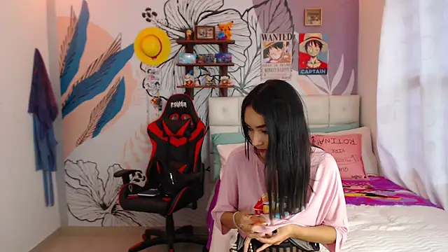 Snapshot of LinzyBaner chatting on 02-28-25, 09:44 LinzyBaner online show from 02-28-25, 09:44