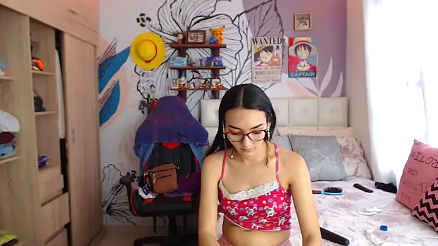 Snapshot of LinzyBaner chatting on 03-18-25, 09:32 LinzyBaner online show from 03-18-25, 09:32