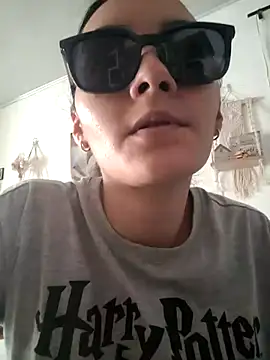 Snapshot of LinzyBaner chatting on 09-11-25, 06:52 LinzyBaner online show from 09-11-25, 06:52