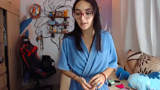 Snapshot of LinzyBaner chatting on 09-26-25, 11:31 LinzyBaner online show from 09-26-25, 11:31