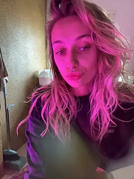 Snapshot of MonicaMilz chatting on 01-03-25, 08:10 MonicaMilz online show from 01-03-25, 08:10