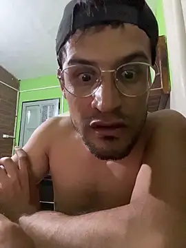 Snapshot of Yaoyepe chatting on 12-04-25, 12:31 Yaoyepe online show from 12-04-25, 12:31