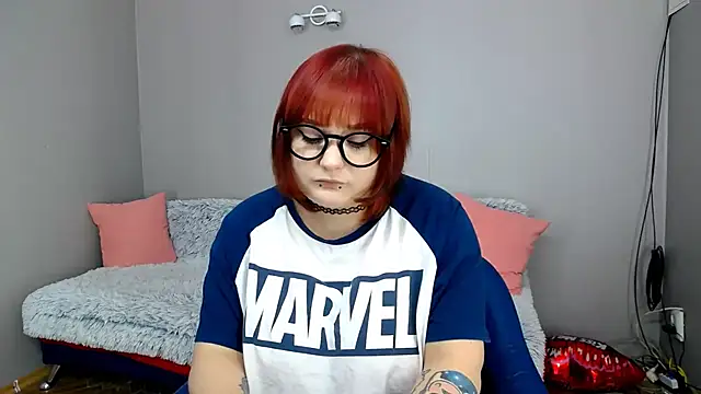 Snapshot of Estheri chatting on 02-18-25, 07:54 Estheri online show from 02-18-25, 07:54