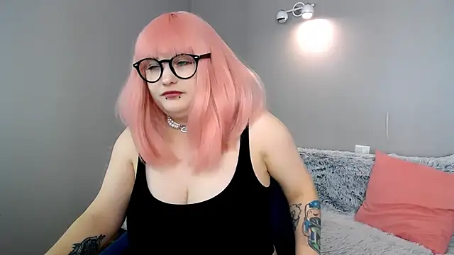 Snapshot of Estheri chatting on 03-21-25, 07:22 Estheri online show from 03-21-25, 07:22