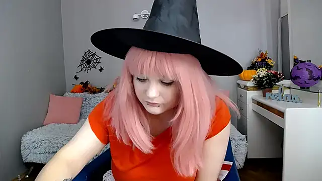 Snapshot of Estheri chatting on 10-30-25, 07:21 Estheri online show from 10-30-25, 07:21