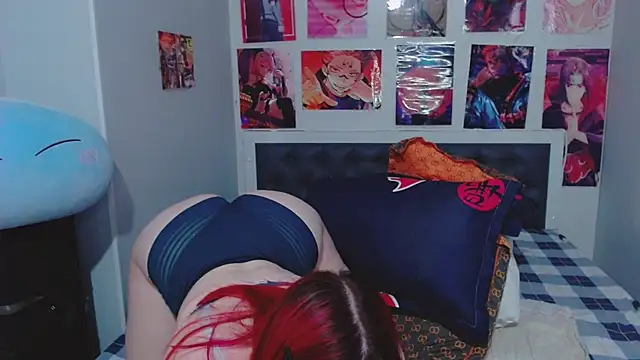 Snapshot of MikaMoonn chatting on 12-25-24, 03:40 MikaMoonn online show from 12-25-24, 03:40