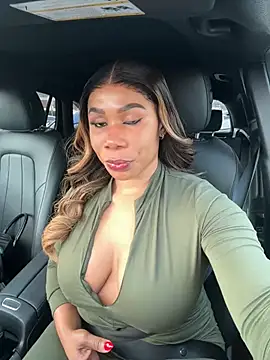 Snapshot of Belle___ chatting on 12-20-24, 09:50 Belle online show from 12-20-24, 09:50