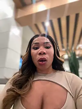 Snapshot of Belle___ chatting on 12-22-24, 12:07 Belle online show from 12-22-24, 12:07