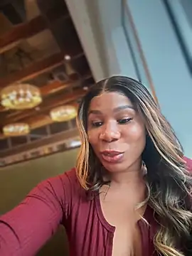 Snapshot of Belle___ chatting on 01-31-25, 06:36 Belle online show from 01-31-25, 06:36