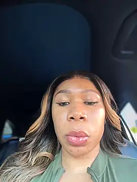 Snapshot of Belle___ chatting on 02-02-25, 02:13 Belle online show from 02-02-25, 02:13